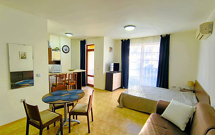ID 14910 <html>
<head>
<title>Квартира-студия в Морски Фар</title>
</head>
<body>
<h1>Квартира-студия в Морски Фар</h1>
<p>Тази уютна квартира се намира в красив комплекс, близо до плажа.</p>
</body>
</html> Снимки 1 
