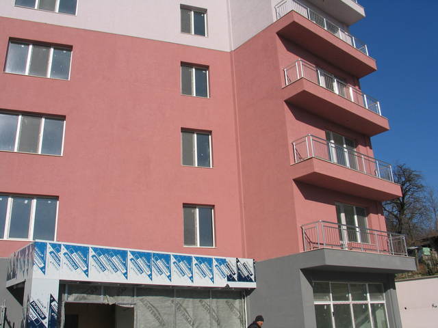 width="600"